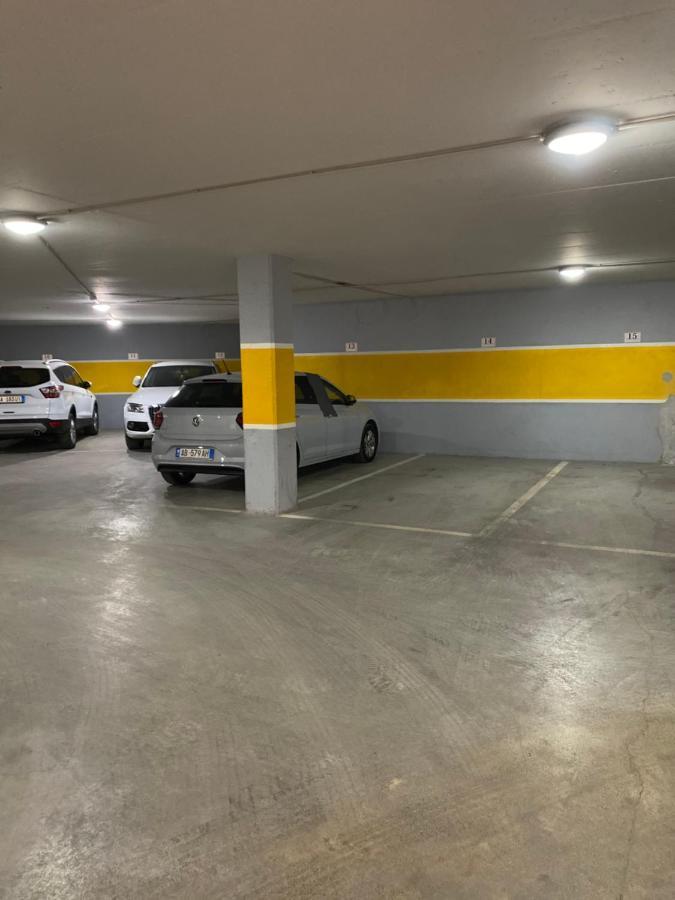 Nemis Apartments In The Centre Of Tirana Four Free Parking Extérieur photo