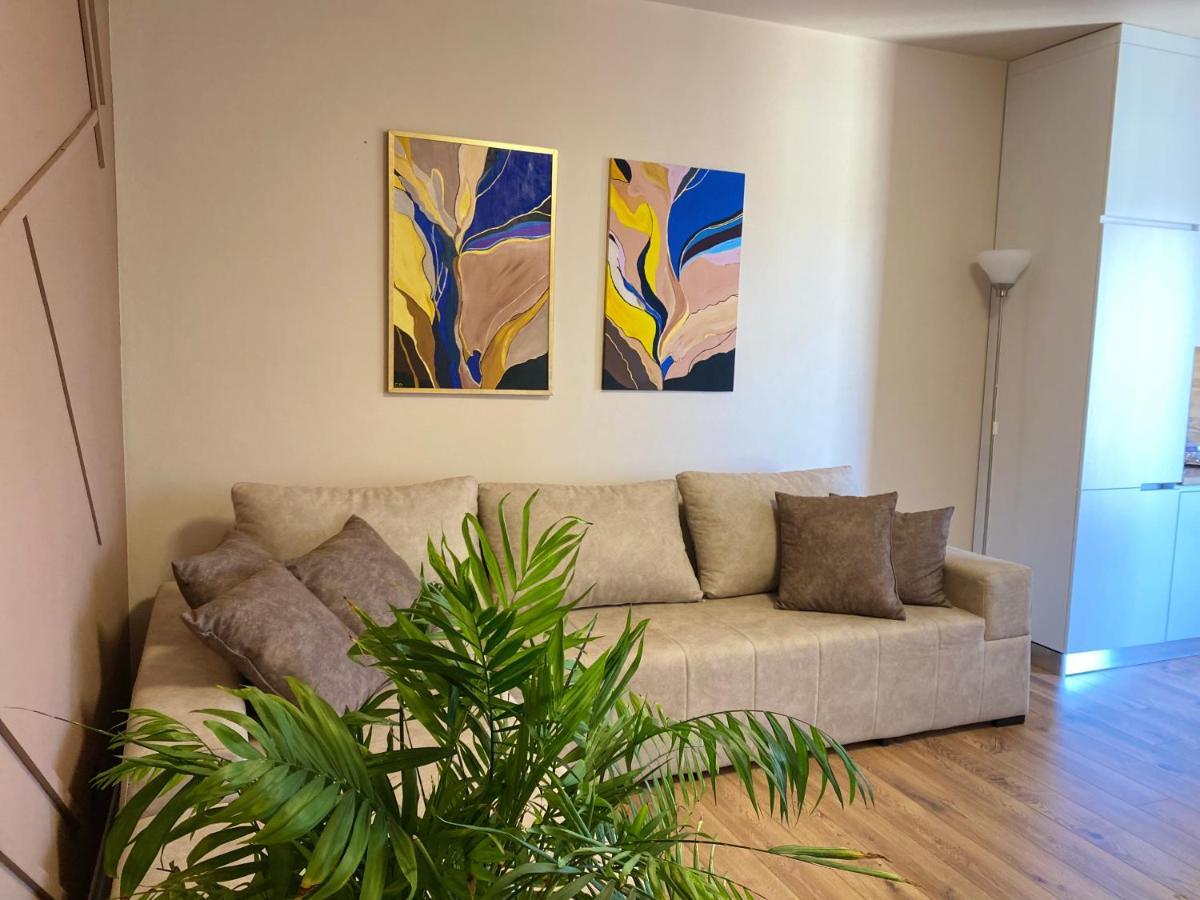 Nemis Apartments In The Centre Of Tirana Four Free Parking Extérieur photo