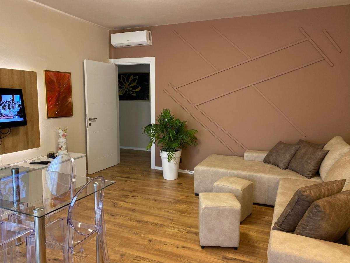 Nemis Apartments In The Centre Of Tirana Four Free Parking Extérieur photo