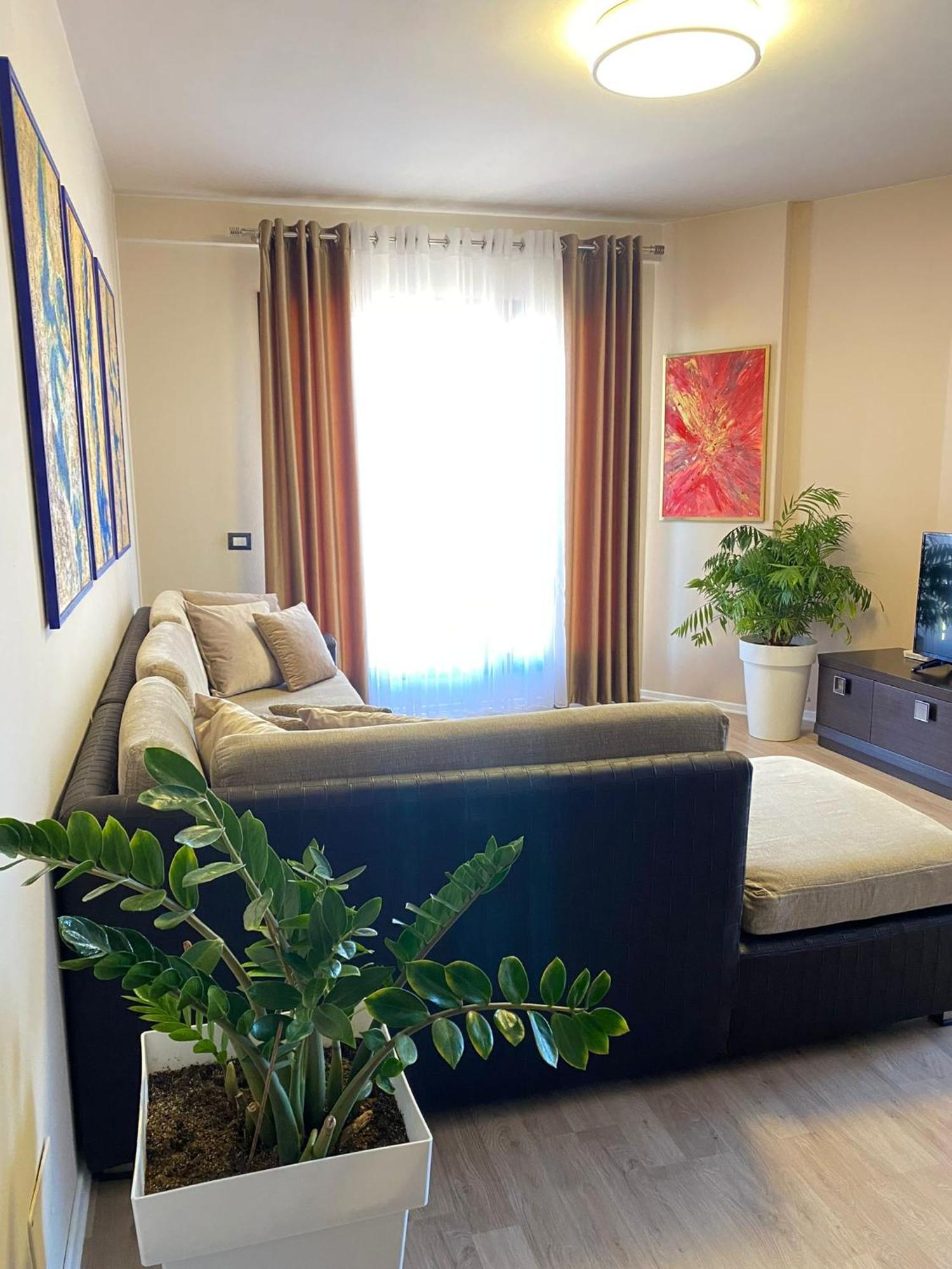 Nemis Apartments In The Centre Of Tirana Four Free Parking Extérieur photo
